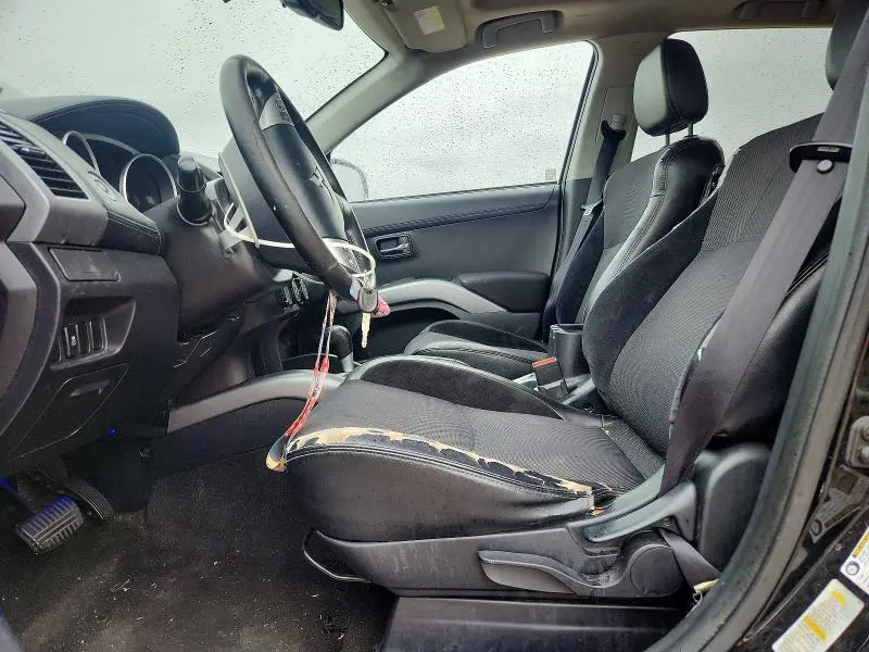 2012 MITSUBISHI OUTLANDER SE  