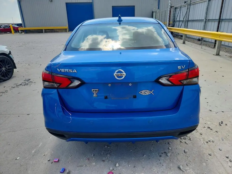 2020 NISSAN VERSA SV  