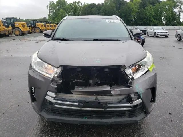 2018 TOYOTA HIGHLANDER SE  