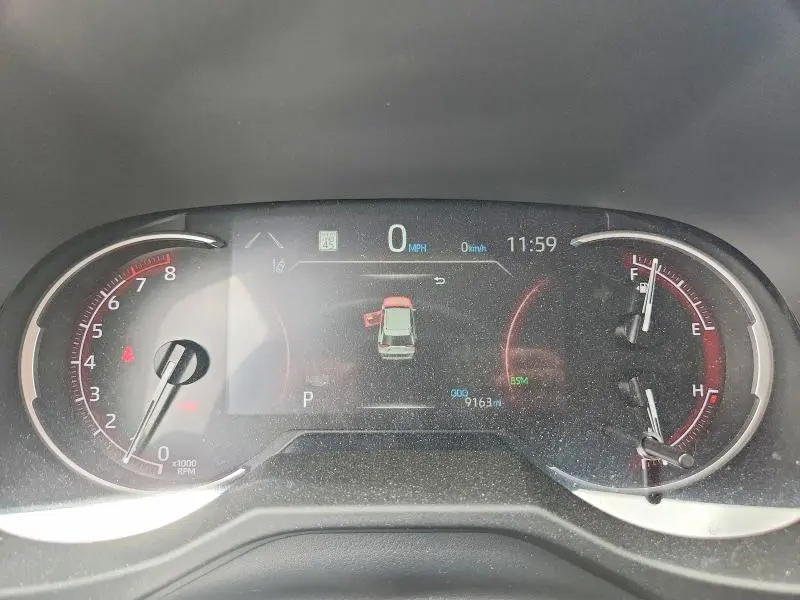 2025 TOYOTA RAV4 XLE  