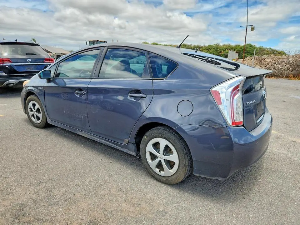 2013 TOYOTA PRIUS ONE  