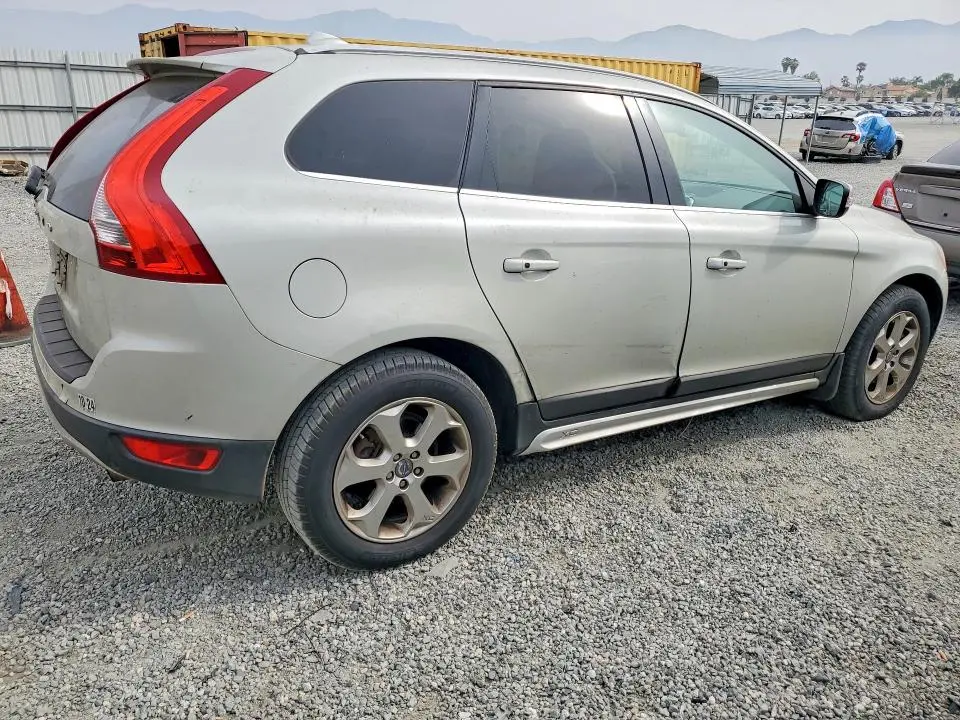 2013 VOLVO XC60 3.2  