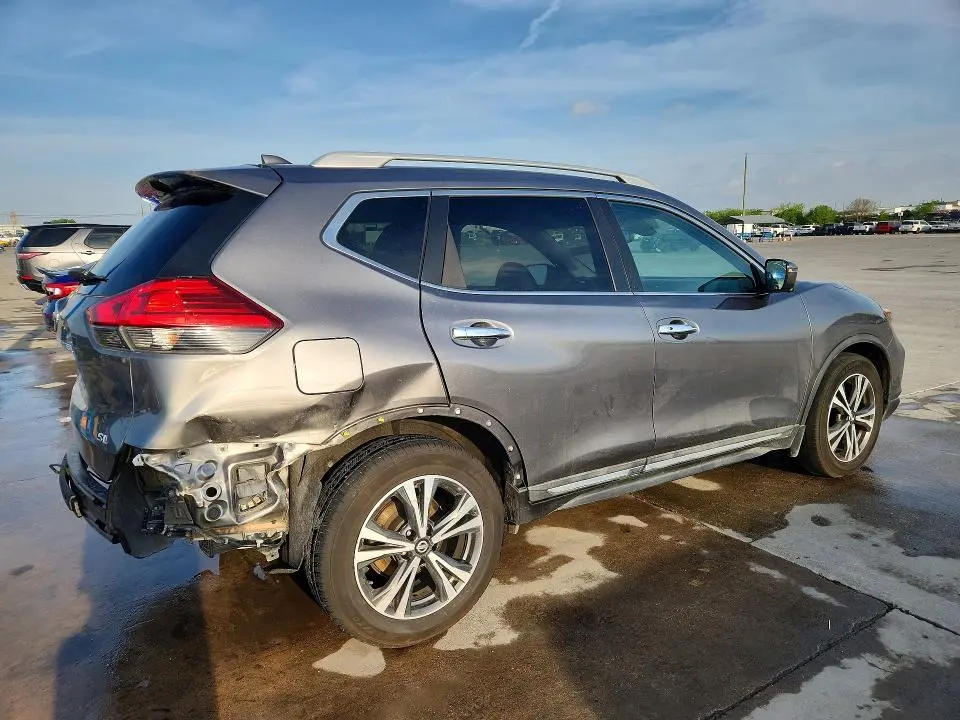 2017 NISSAN ROGUE SL  