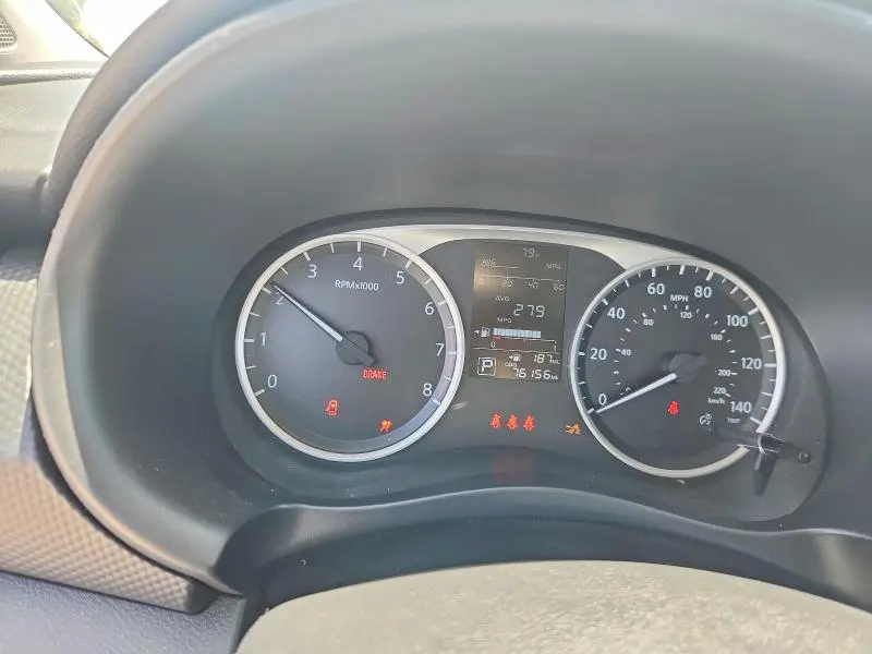 2023 NISSAN KICKS S  