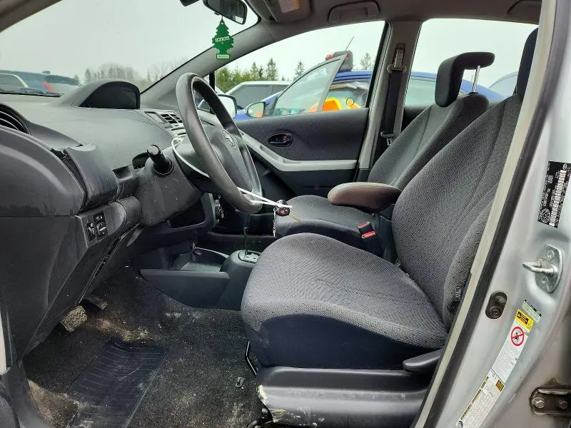 2010 TOYOTA YARIS BASE  