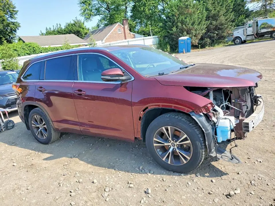 2016 TOYOTA HIGHLANDER XLE  