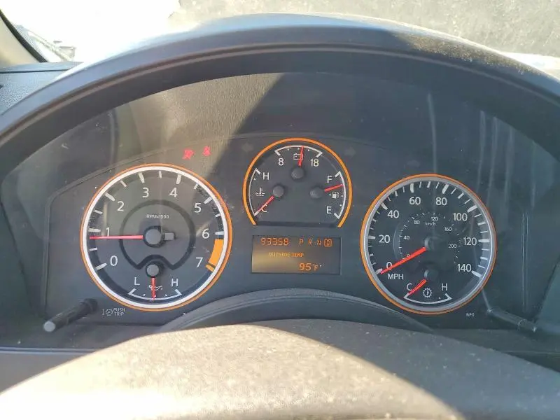 2015 NISSAN TITAN SV  