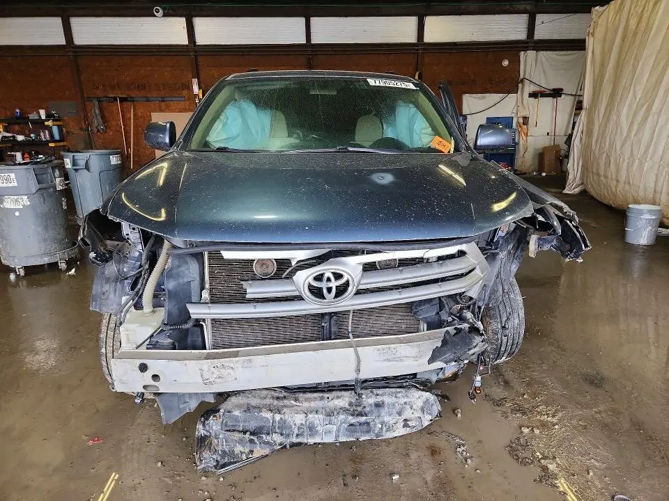 2013 TOYOTA HIGHLANDER PLUS  