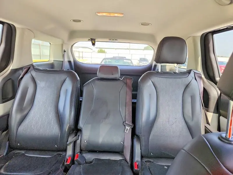 2022 KIA CARNIVAL LX  