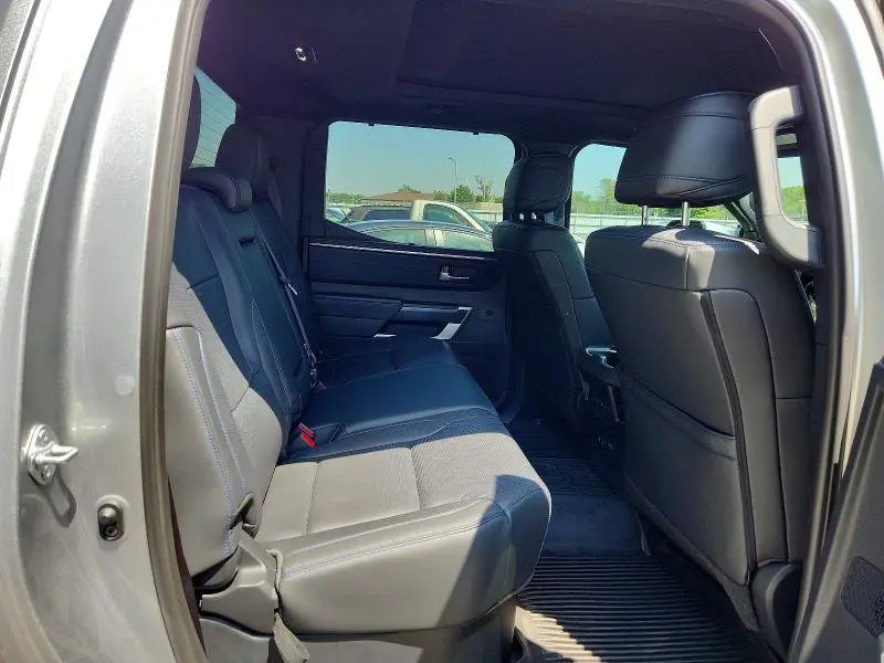 2024 TOYOTA TUNDRA PLATINUM  