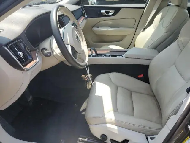 2022 VOLVO S60 B5 MOMENTUM  