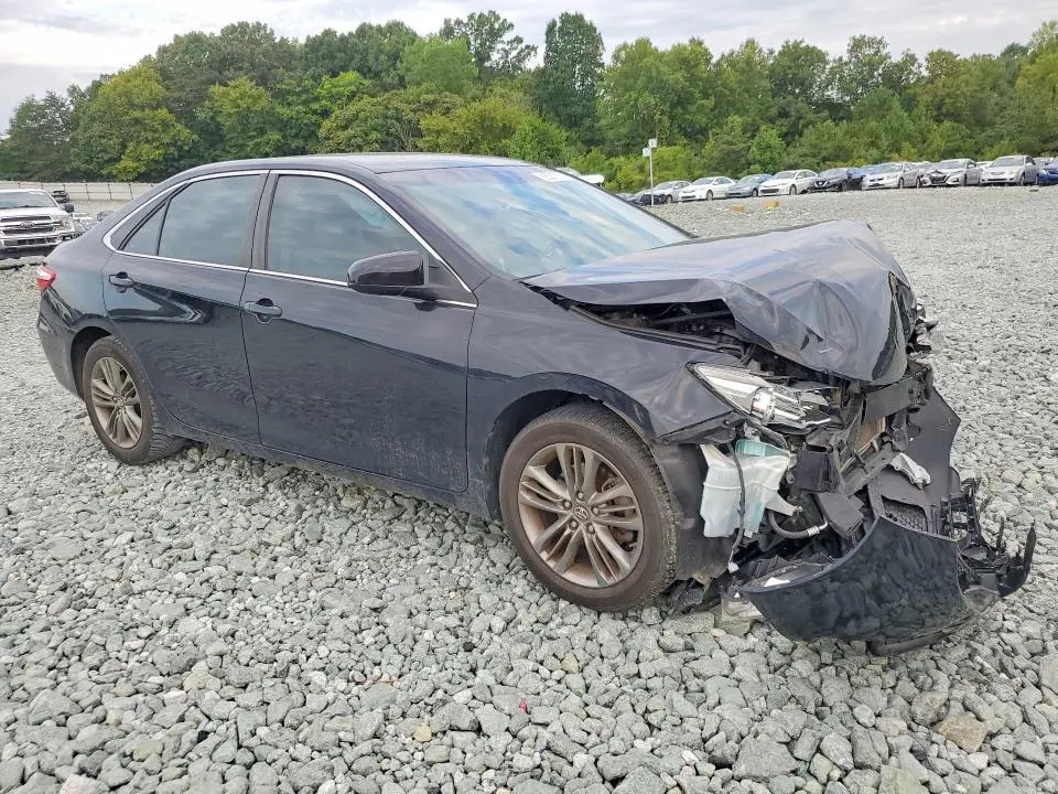 2016 TOYOTA CAMRY SE  