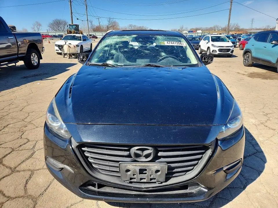 2017 MAZDA 3 TOURING  