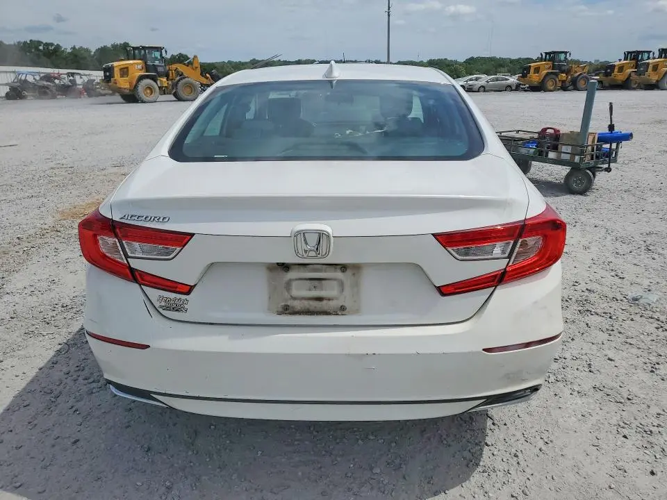2018 HONDA ACCORD LX  