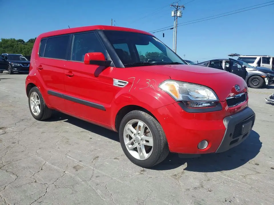 2011 KIA SOUL +  