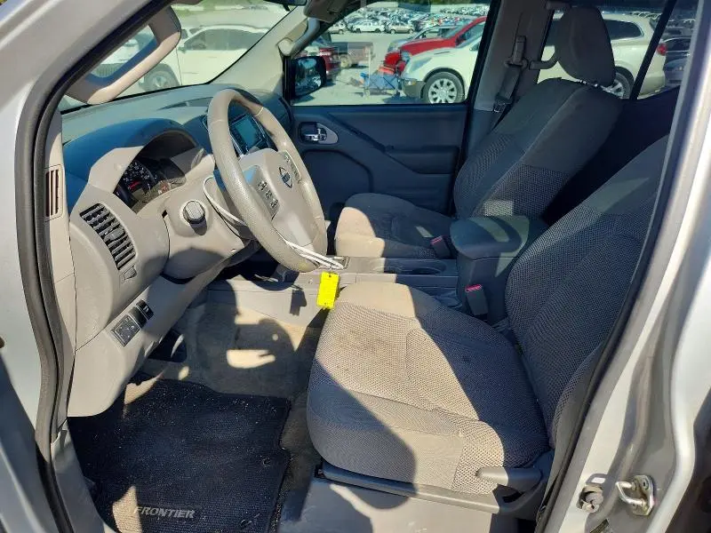2016 NISSAN FRONTIER SV  