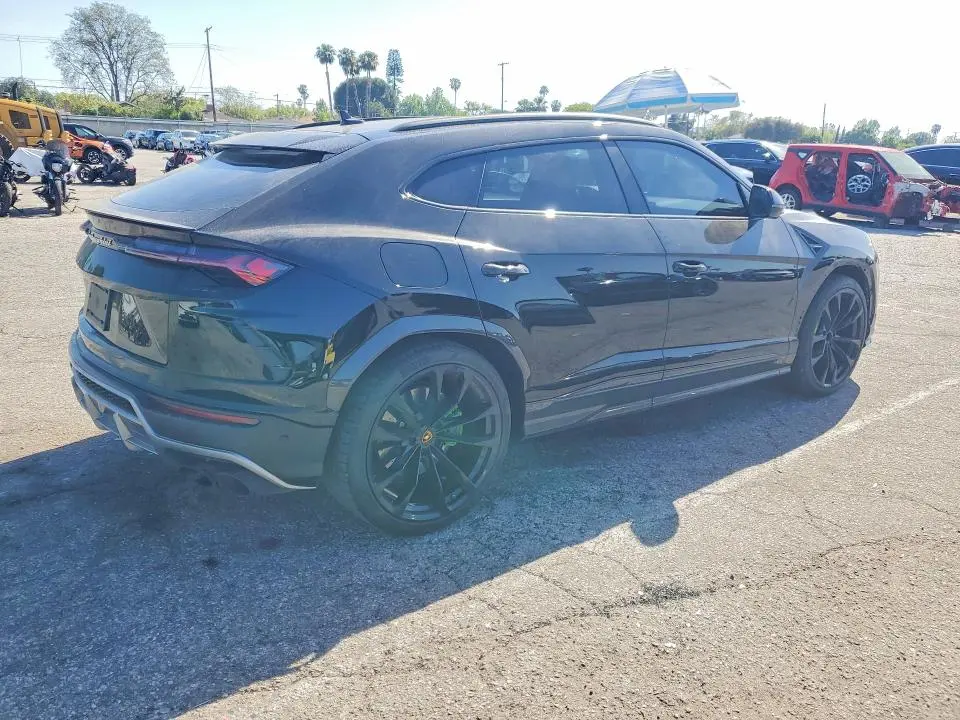 2020 LAMBORGHINI URUS   