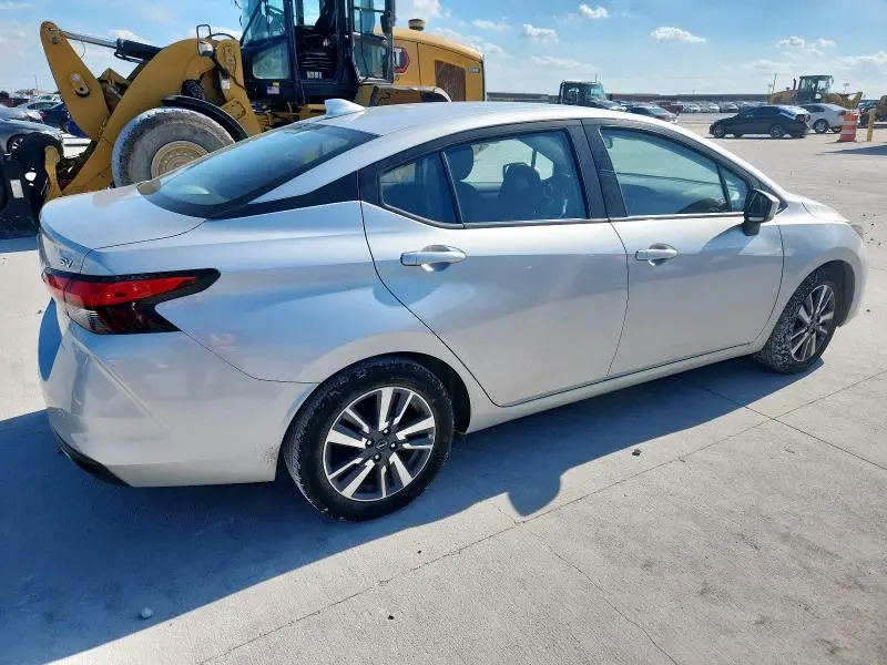 2023 NISSAN VERSA SV  