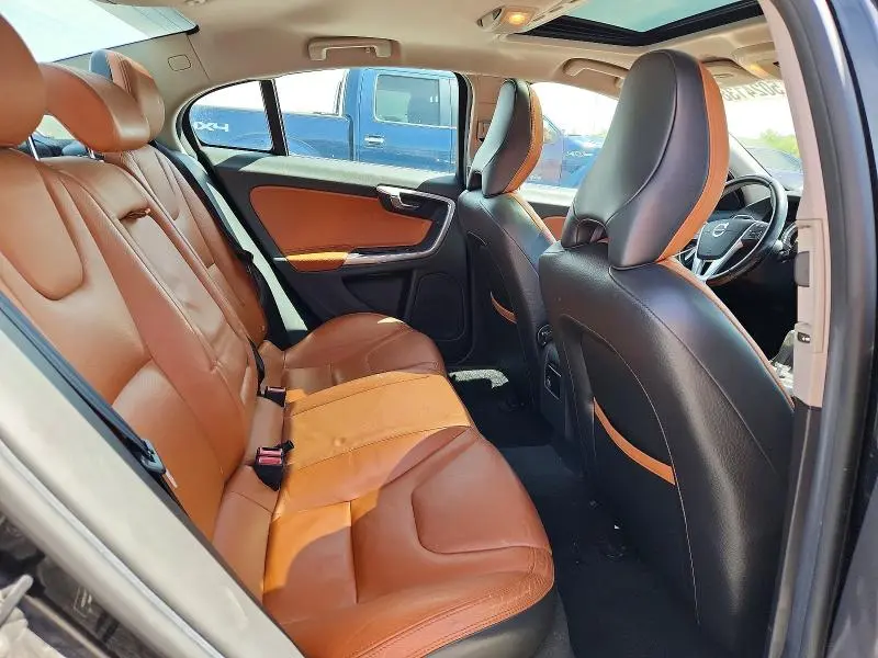 2012 VOLVO S60 T5  