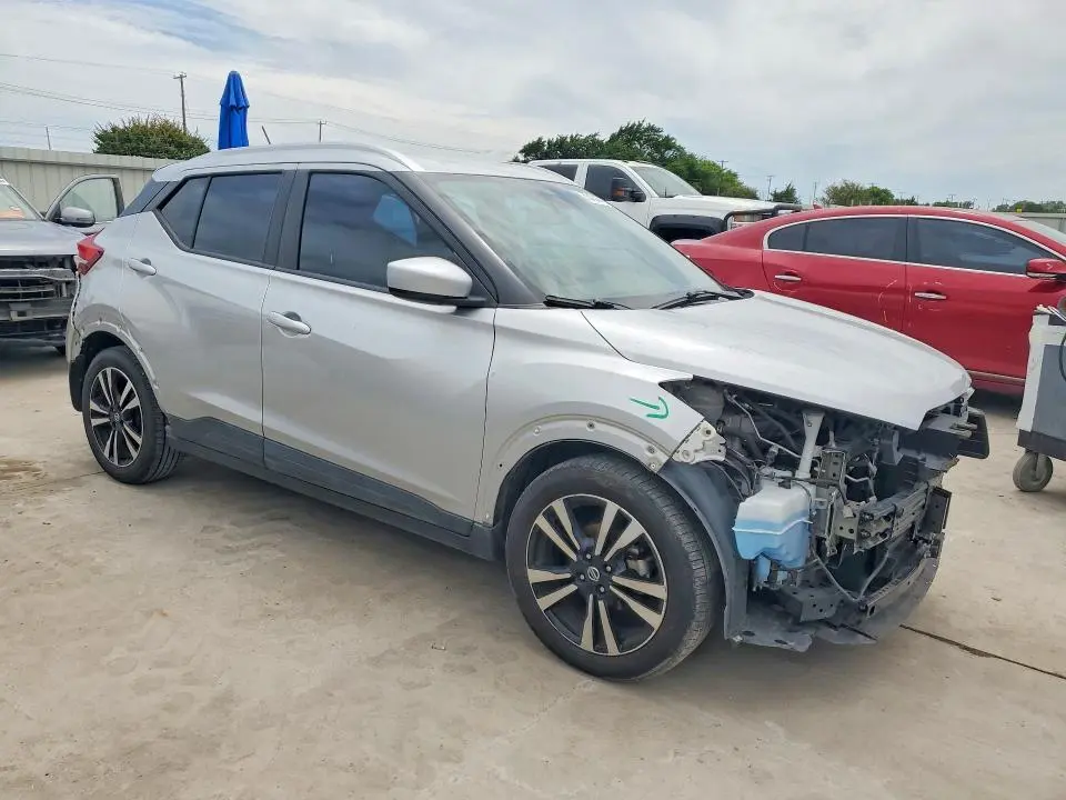 2020 NISSAN KICKS SV  
