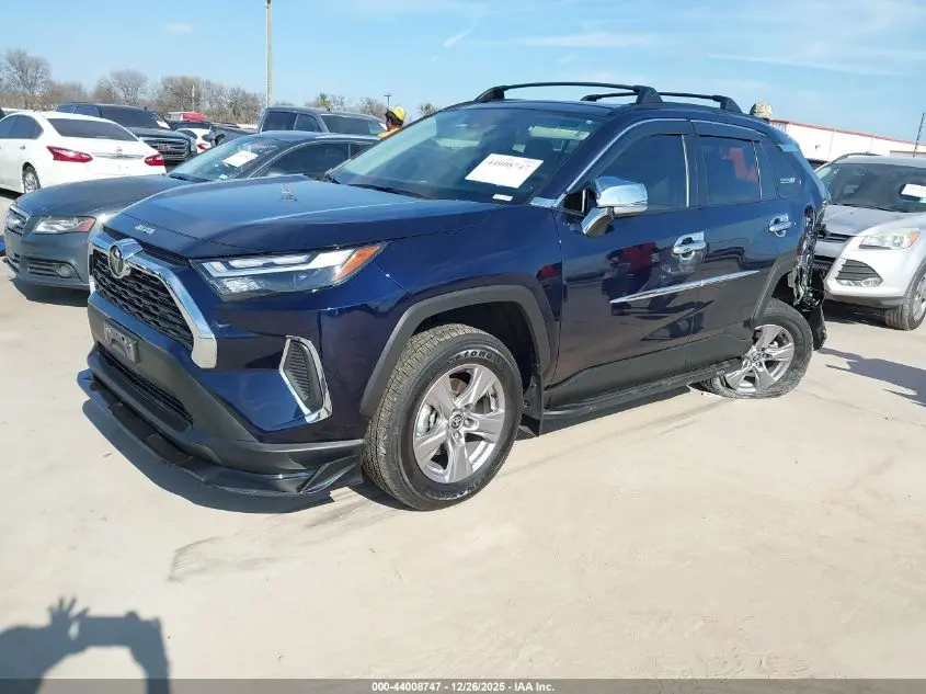 2025 TOYOTA RAV4 XLE