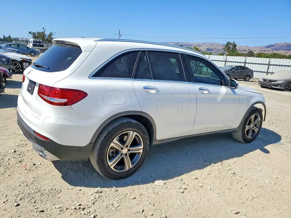 2017 MERCEDES-BENZ GLC 300  