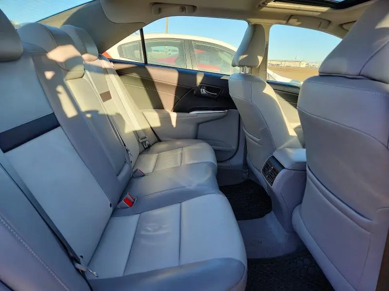 2014 TOYOTA CAMRY SE  