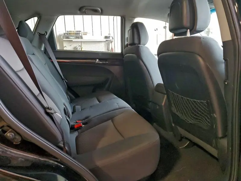 2012 KIA SORENTO BASE  