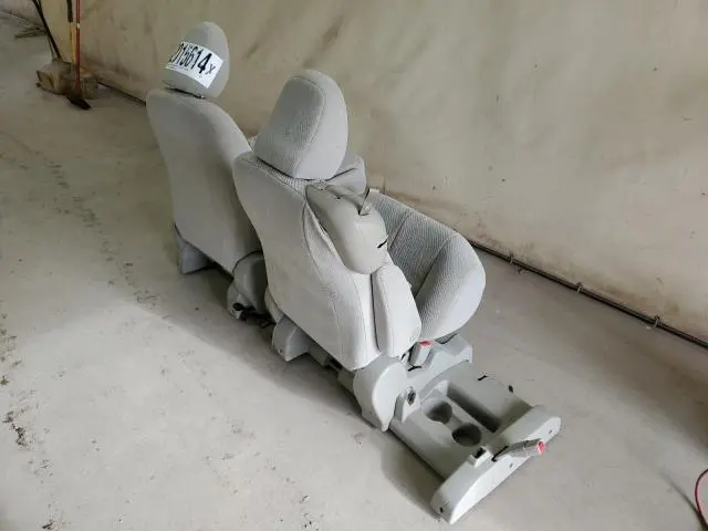 2014 TOYOTA SIENNA LE