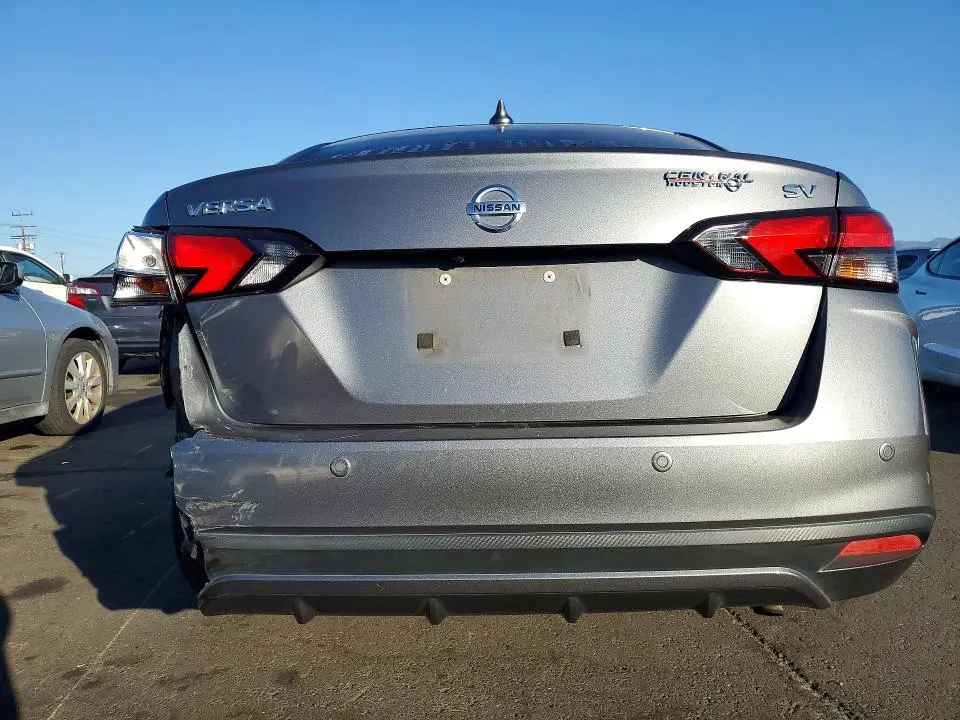 2020 NISSAN VERSA SV  