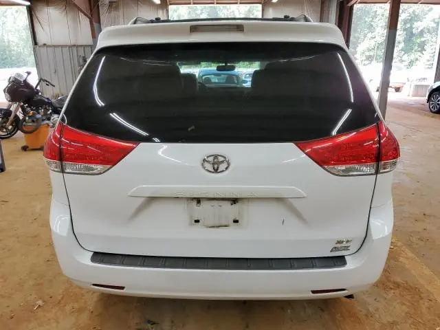 2013 TOYOTA SIENNA XLE  