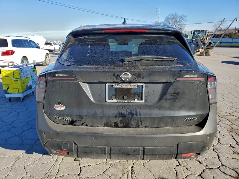 2025 NISSAN KICKS SV  