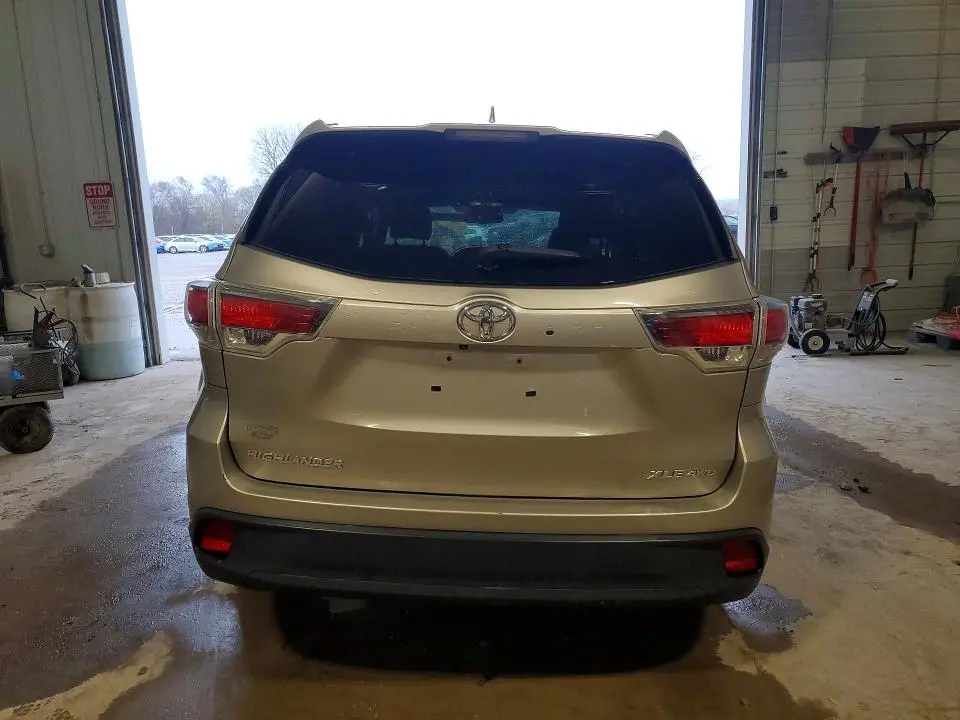 2016 TOYOTA HIGHLANDER XLE  