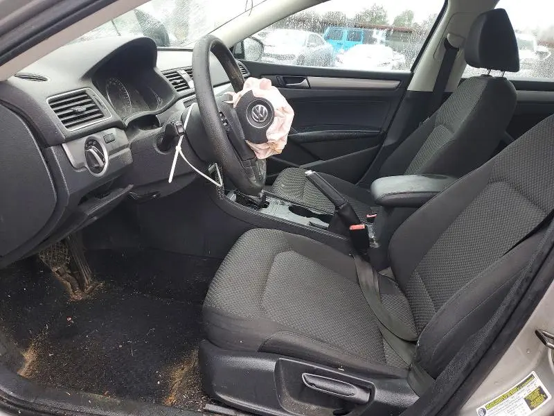 2012 VOLKSWAGEN PASSAT S  