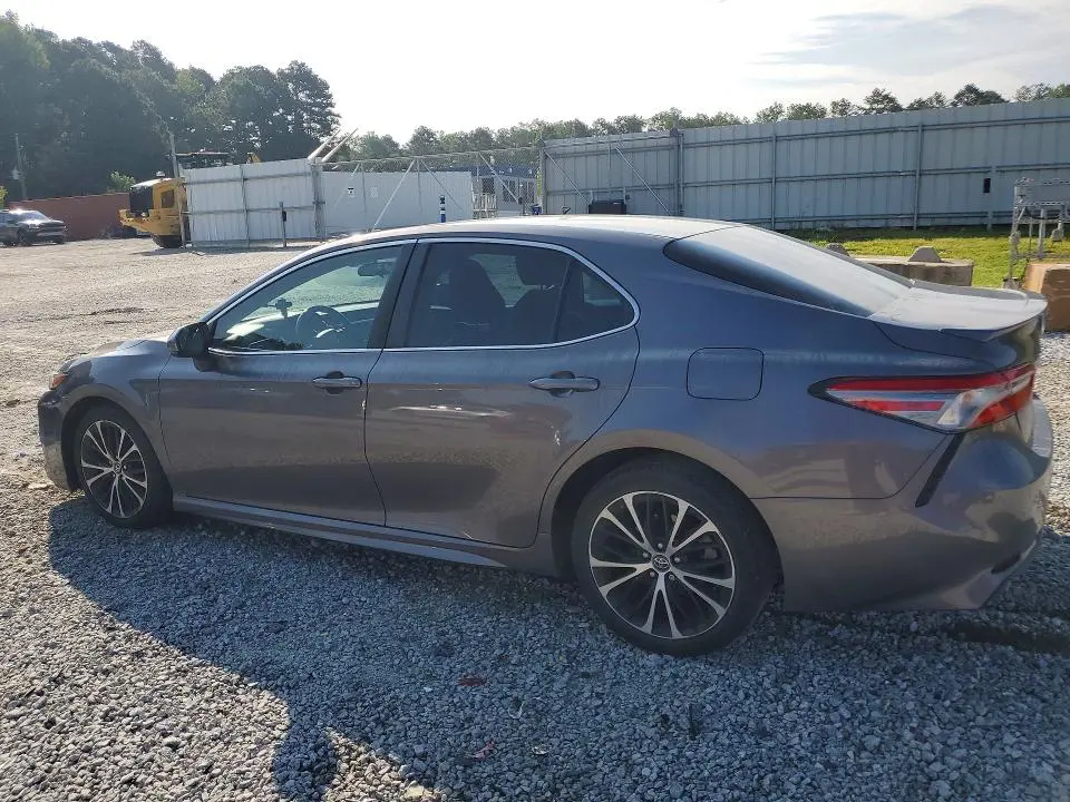 2018 TOYOTA CAMRY SE  