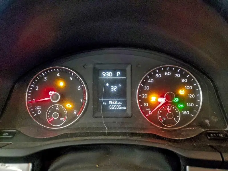 2010 VOLKSWAGEN JETTA S  