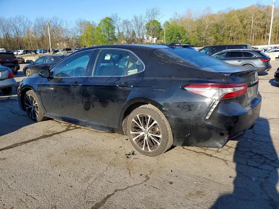 2019 TOYOTA CAMRY SE  