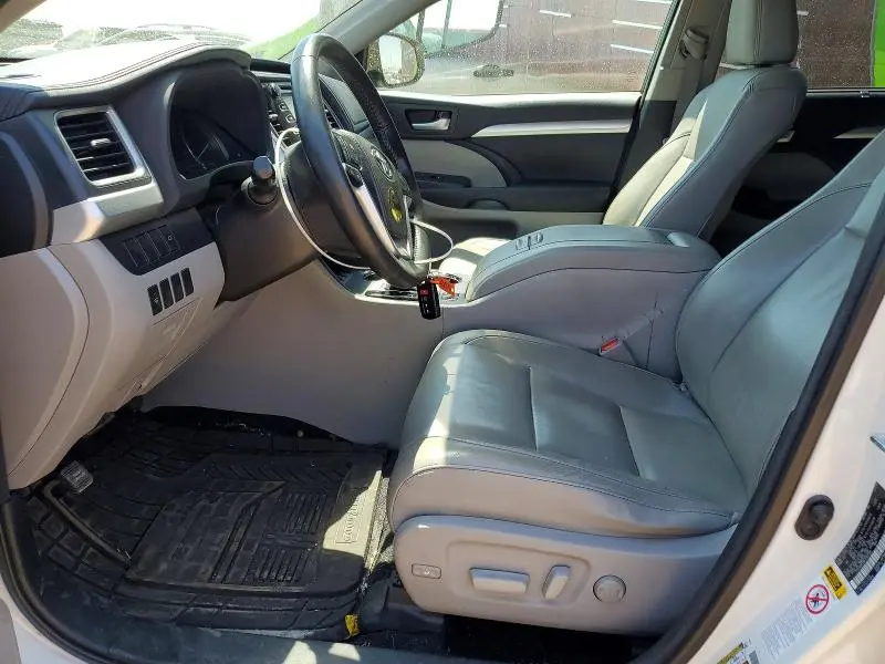 2015 TOYOTA HIGHLANDER XLE  