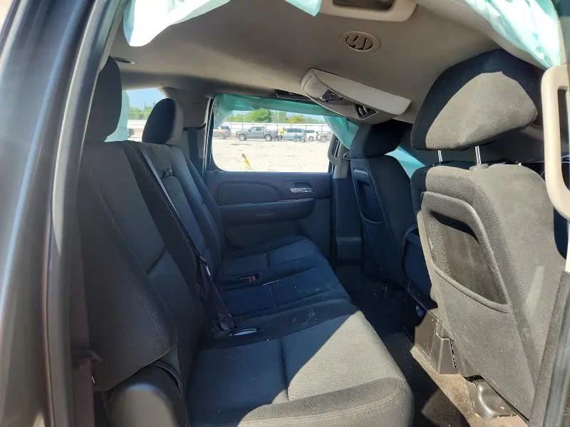 2013 CHEVROLET SUBURBAN K2500 LS  
