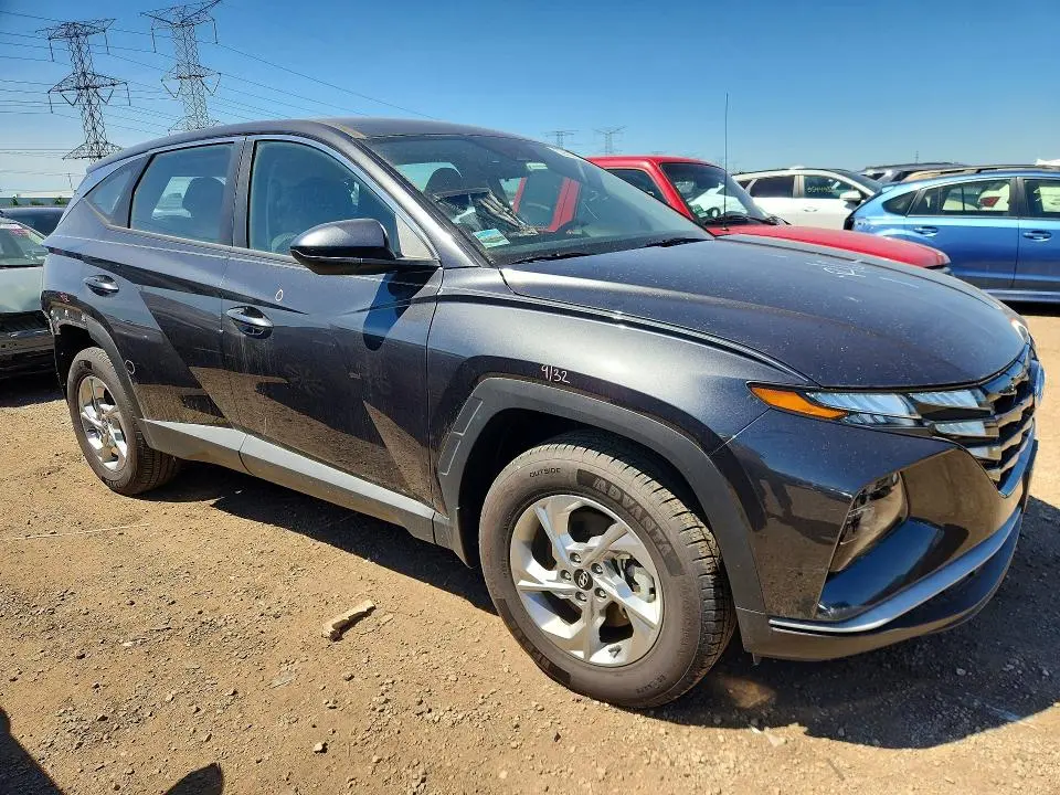 2023 HYUNDAI TUCSON SE  