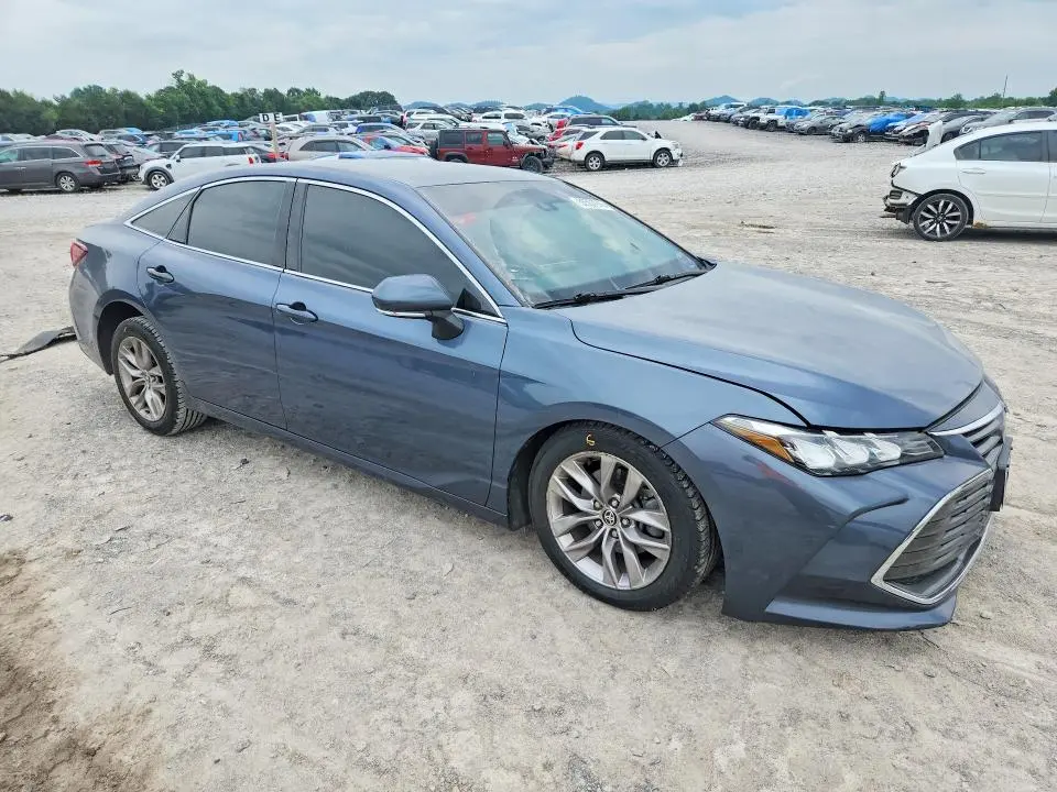 2021 TOYOTA AVALON XLE  