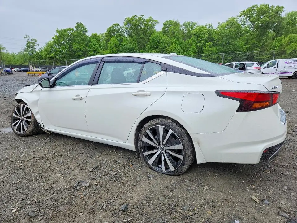 2022 NISSAN ALTIMA SR  
