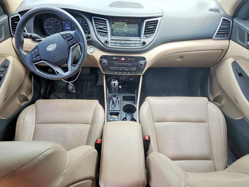 2017 HYUNDAI TUCSON SE PLUS  