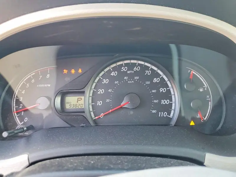 2011 TOYOTA SIENNA LE  