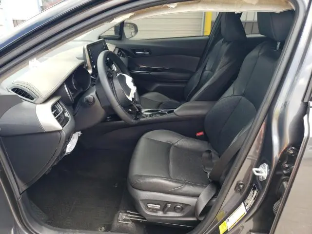 2022 TOYOTA C-HR XLE  