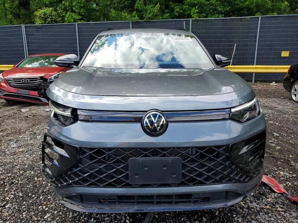 2025 VOLKSWAGEN TIGUAN SE R-LINE BLACK  