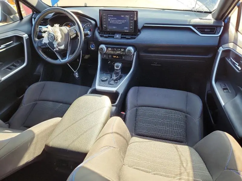 2022 TOYOTA RAV4 SE  