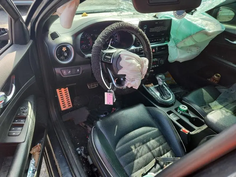2022 KIA FORTE GT LINE  