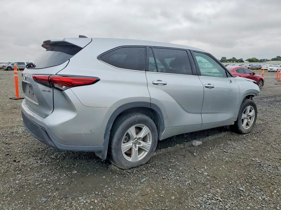 2022 TOYOTA HIGHLANDER HYBRID LE  