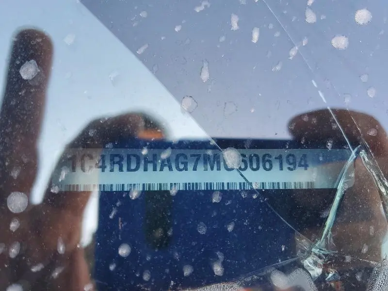 2021 DODGE DURANGO SXT  